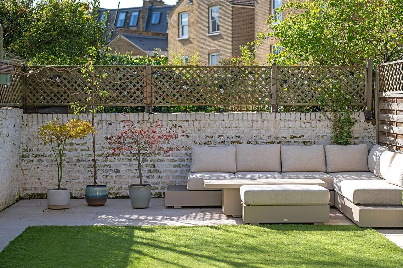Wandsworth Bridge Road, Fulham, London, SW6, photo 15