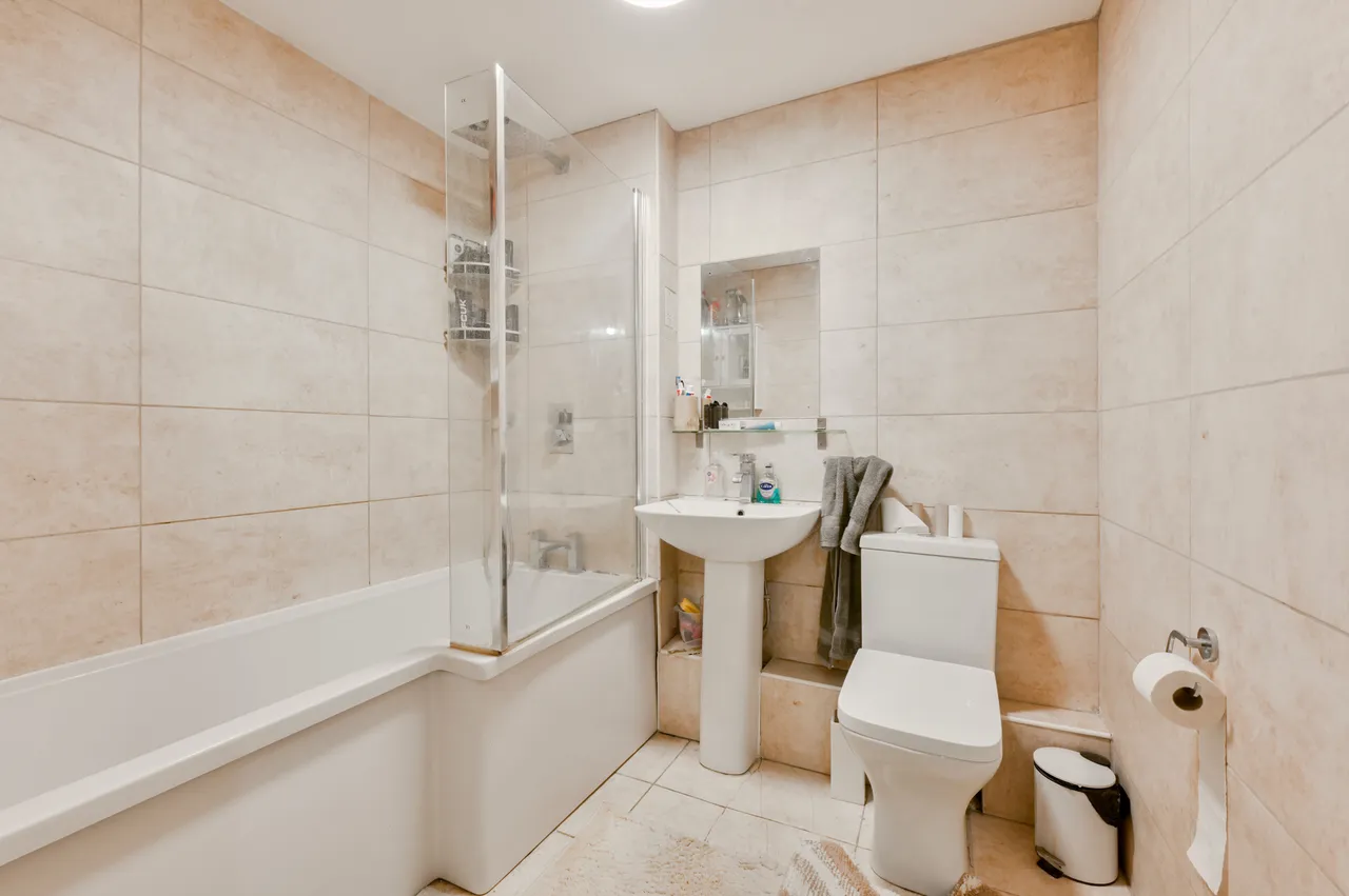 118 Ebbett Court, Victoria Road, London, photo 5