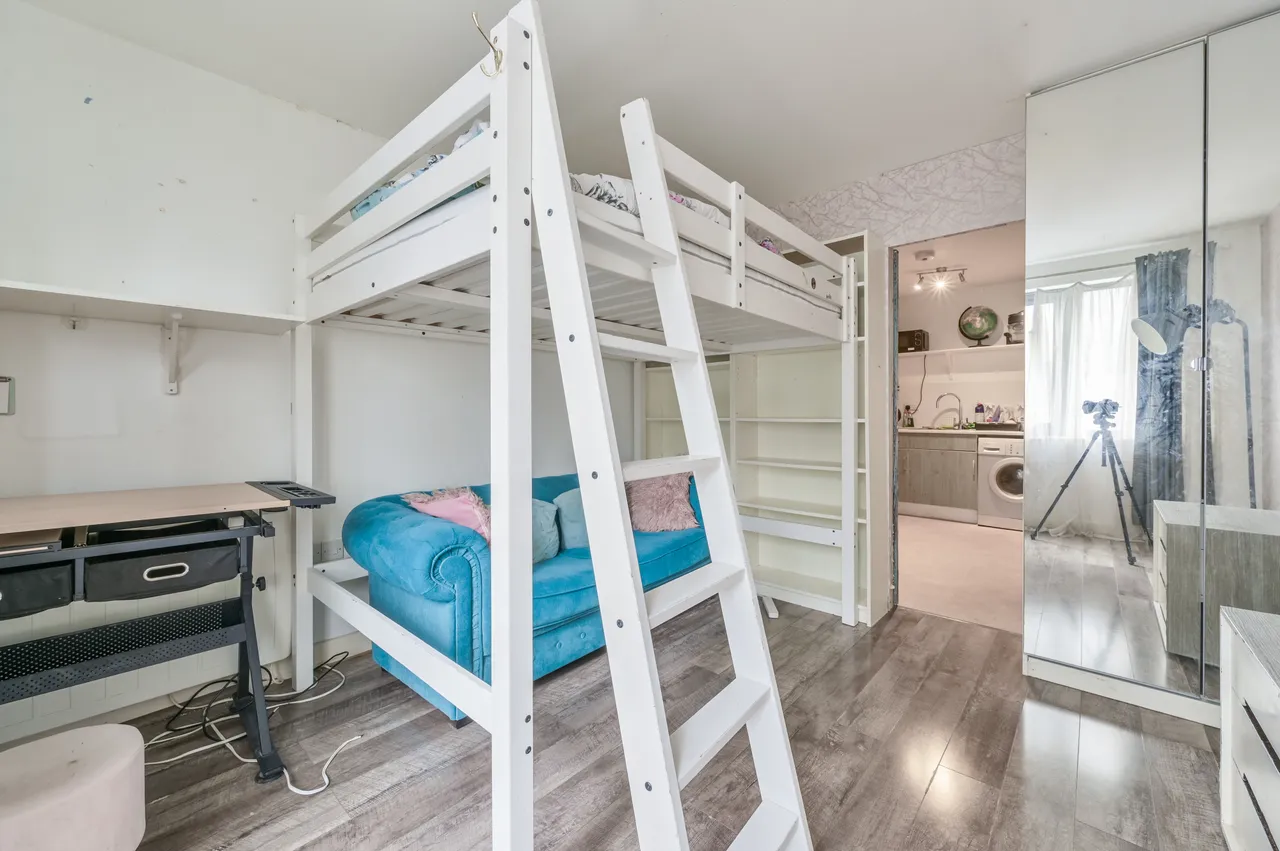 118 Ebbett Court, Victoria Road, London, photo 6