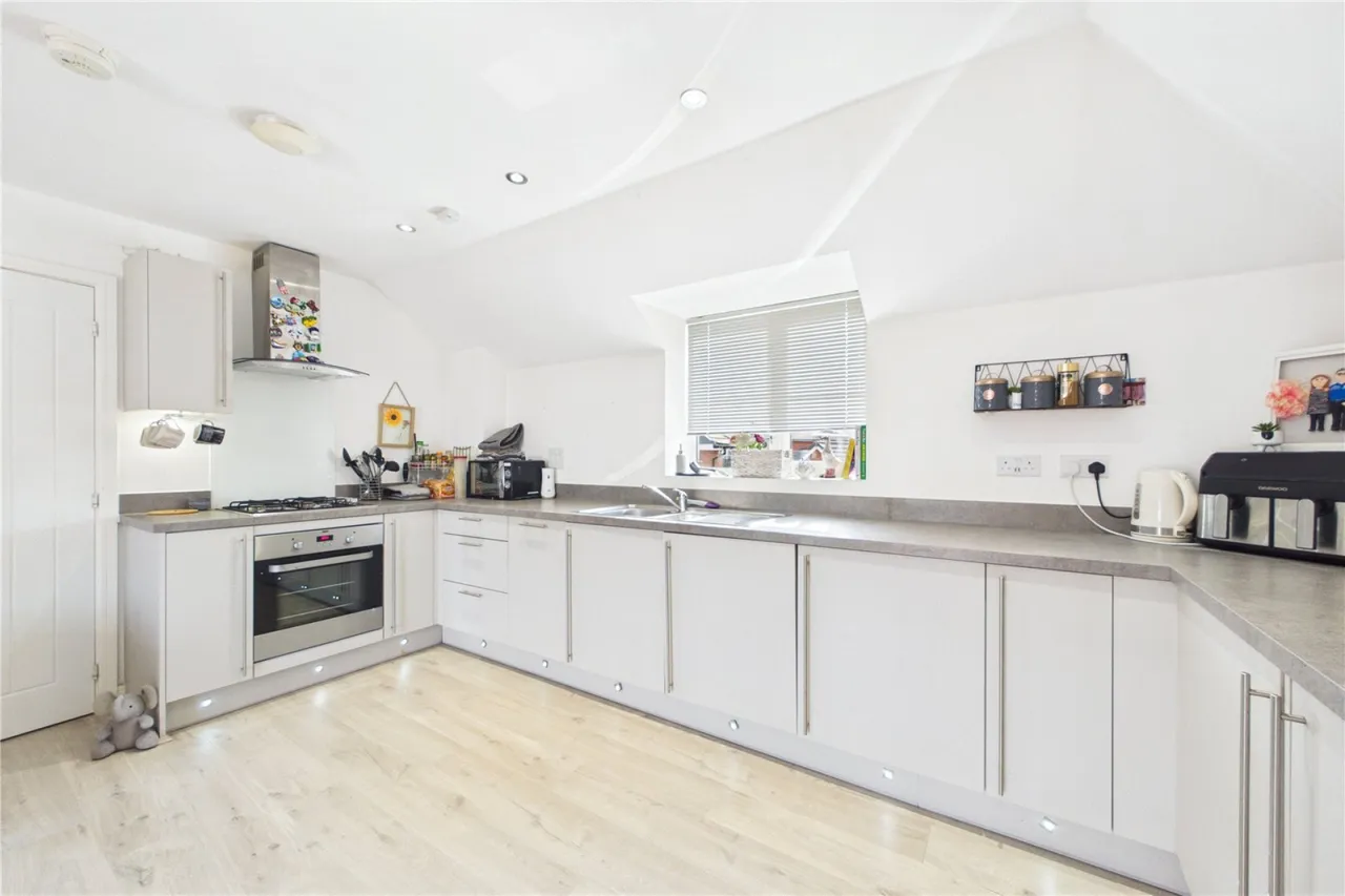 Hayes Drive, Three Mile Cross, RG7, photo 5