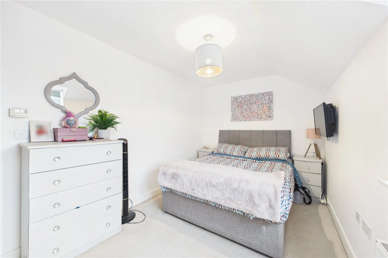 Hayes Drive, Three Mile Cross, RG7, photo 7