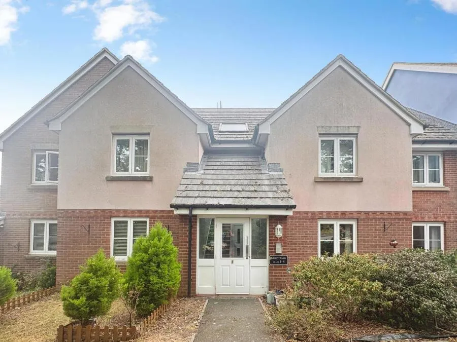 2 bed flat for sale, Abbey Walk, East Cowes, PO32