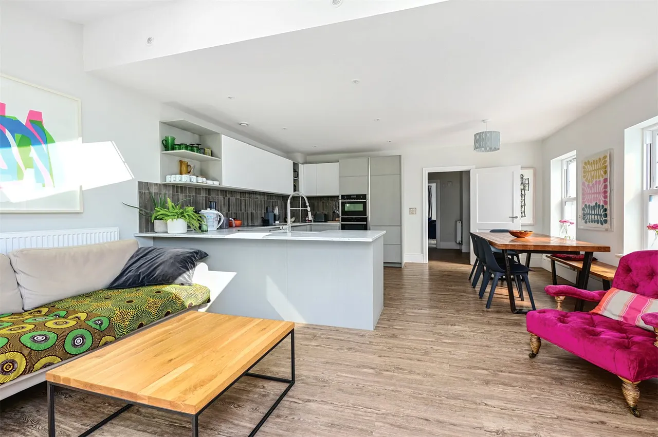 Featherfall Road, Crookham Village, Fleet, Hampshire, GU51 5EL, photo 5