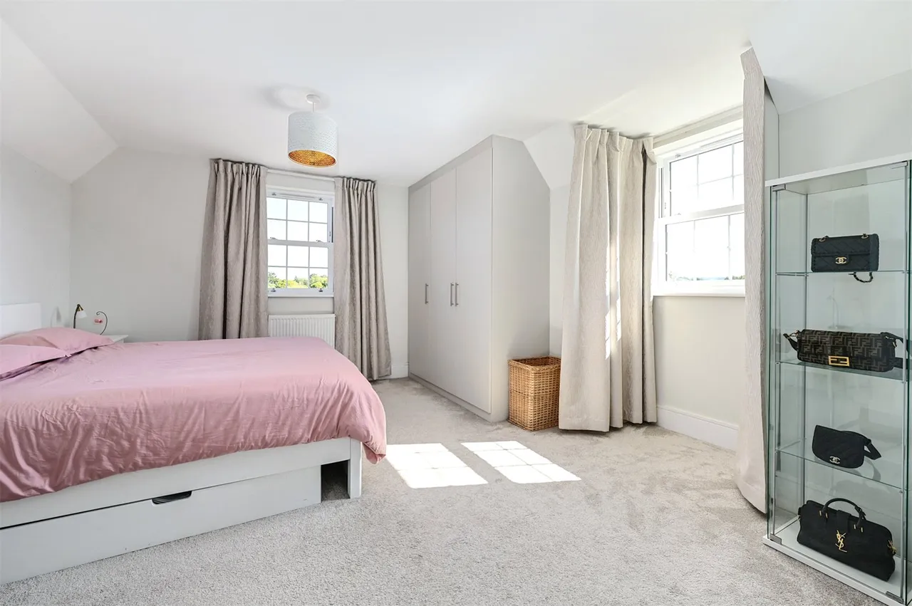 Featherfall Road, Crookham Village, Fleet, Hampshire, GU51 5EL, photo 9