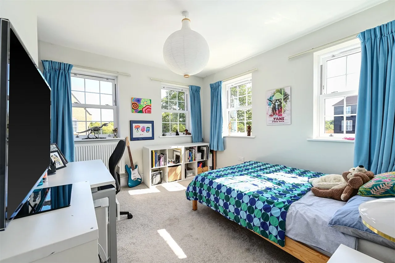 Featherfall Road, Crookham Village, Fleet, Hampshire, GU51 5EL, photo 11
