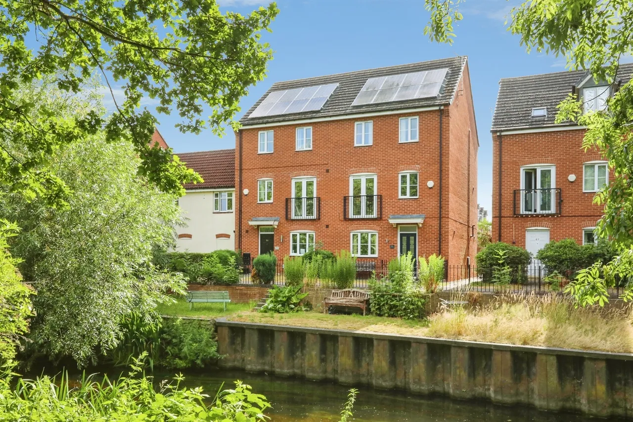 4 bed house for sale — Waterfields, Retford