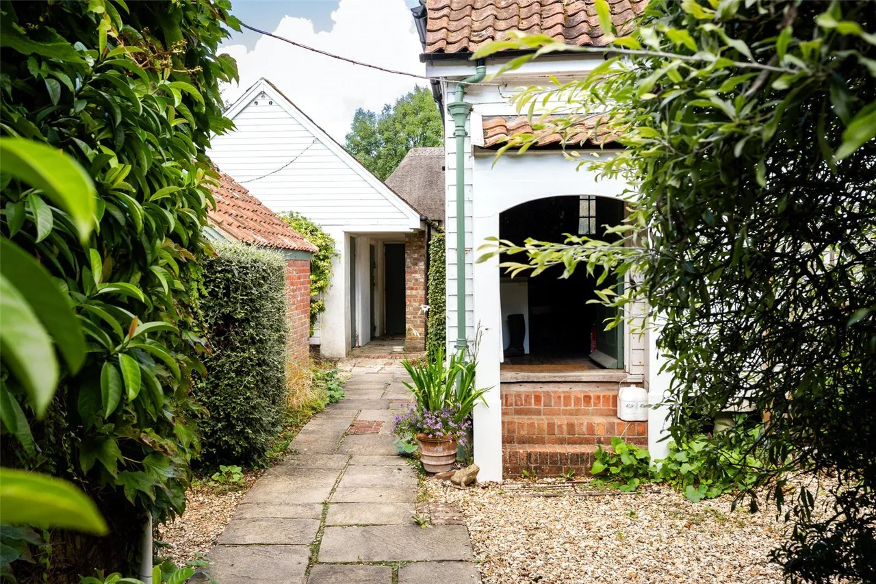 High Street, Tarrant Monkton, DT11, photo 32