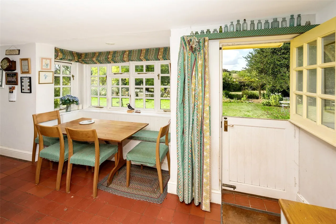 High Street, Tarrant Monkton, DT11, photo 5
