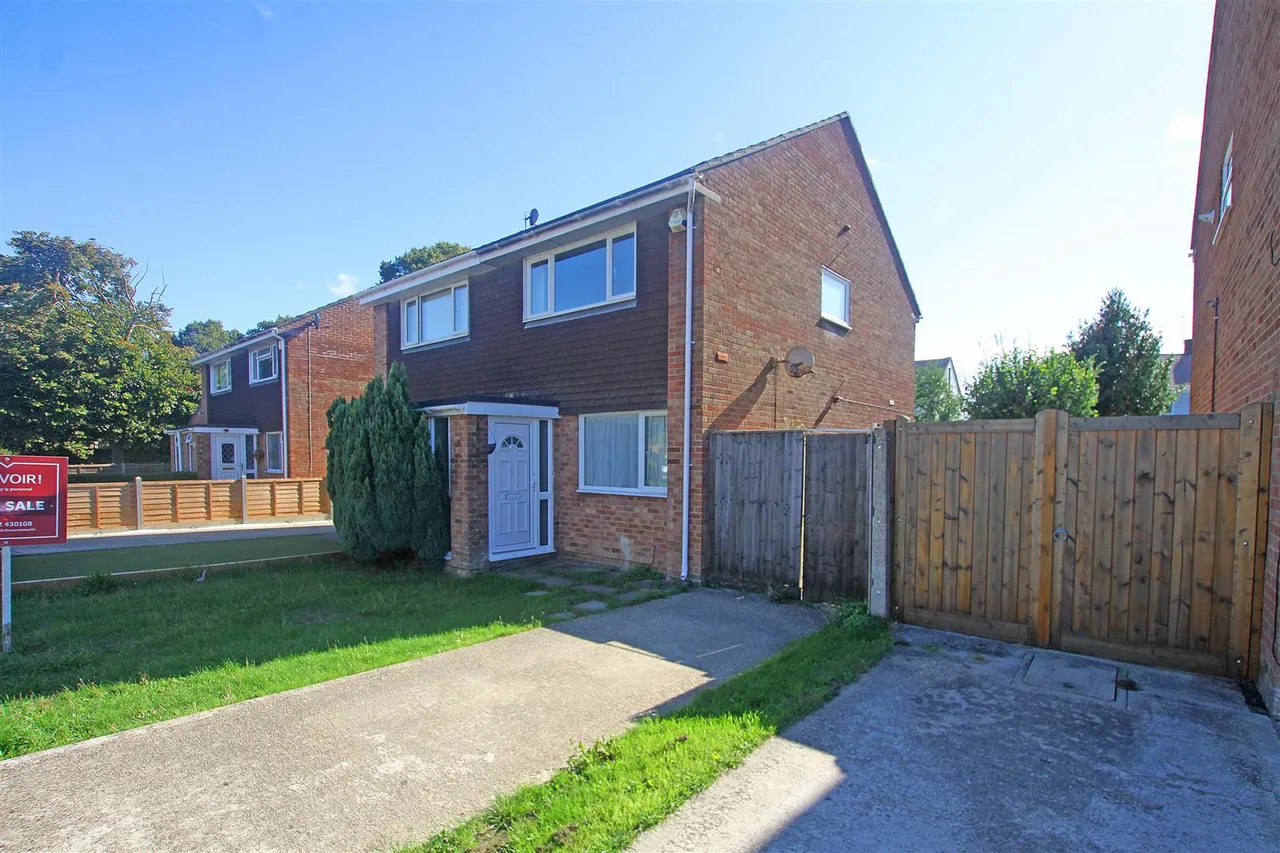 2 bed house for sale — Durweston Close, Muscliff, Bournemouth