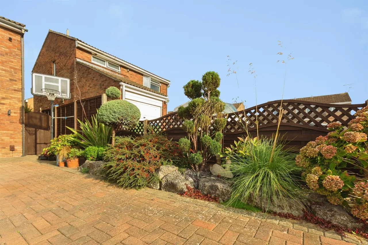 Thackeray End, Aylesbury, HP19, photo 16