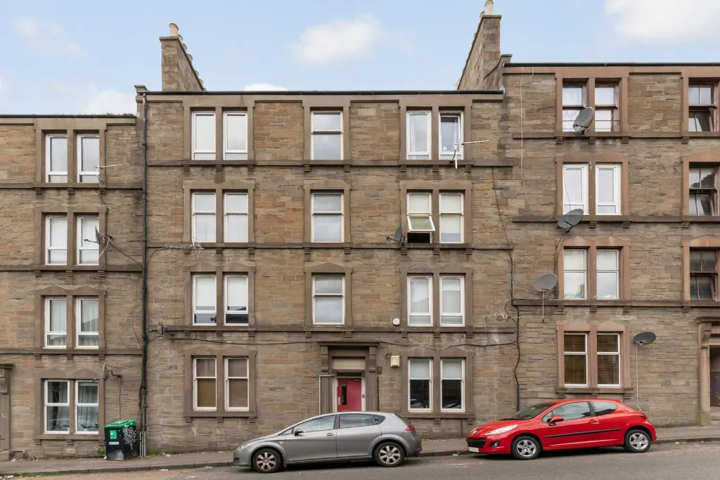 2 bed flat to rent, Provost Road, Dundee, DD3