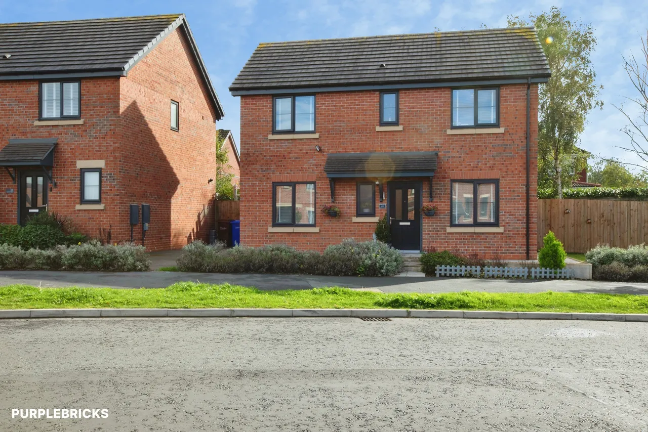 3 bed house for sale, Burnham Close, Clayton-Le-Woods, PR25