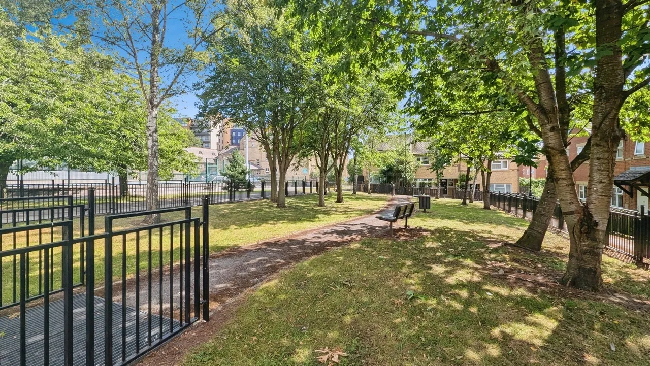 Headford Grove, Sheffield, South Yorkshire, S3, photo 17