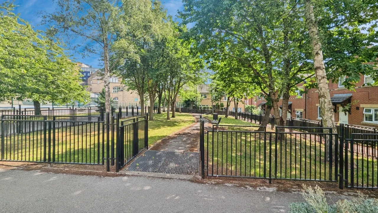 Headford Grove, Sheffield, South Yorkshire, S3, photo 13