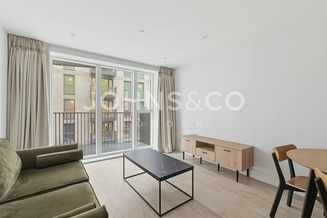 2 bed flat to rent, Horlicks Quarter, Slough, SL1