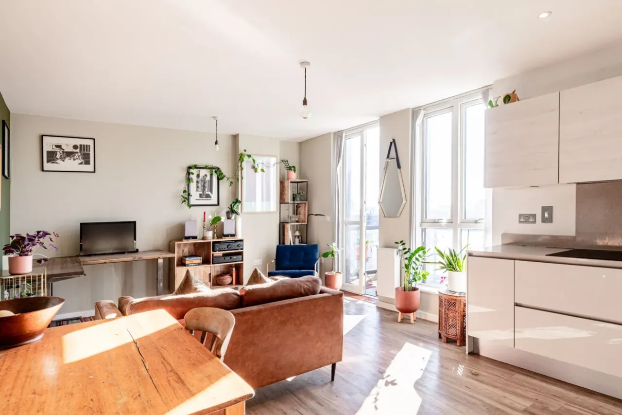 1 bed flat for sale — Geoff Cade Way, Maypole Court, E3