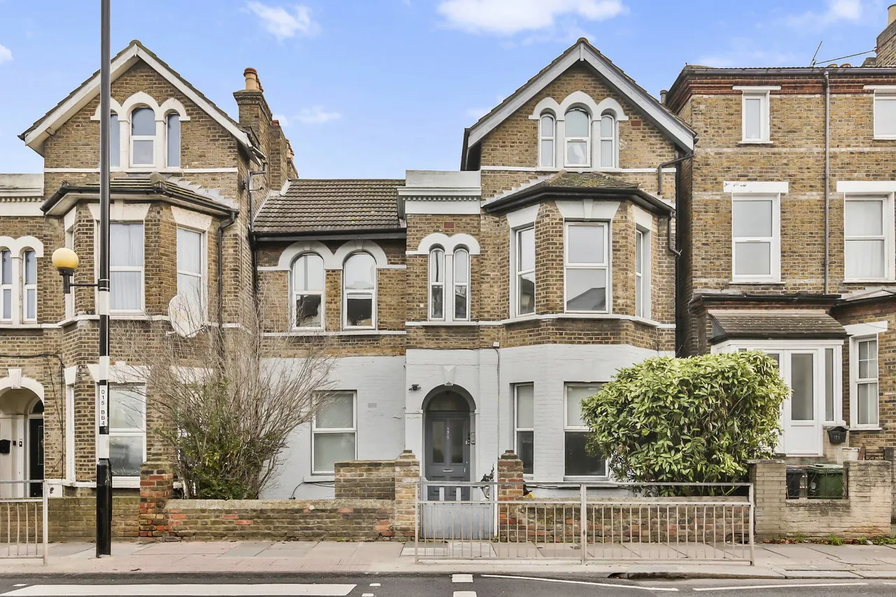 3 bed flat for sale — Hither Green Lane, Hither Green, London, SE13 6QF