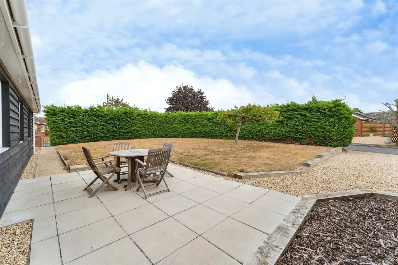 Newcombe Drive, Feltwell, Thetford, photo 2