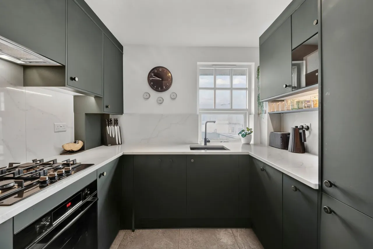 2 bed flat for sale, South Worple Way, East Sheen, SW14