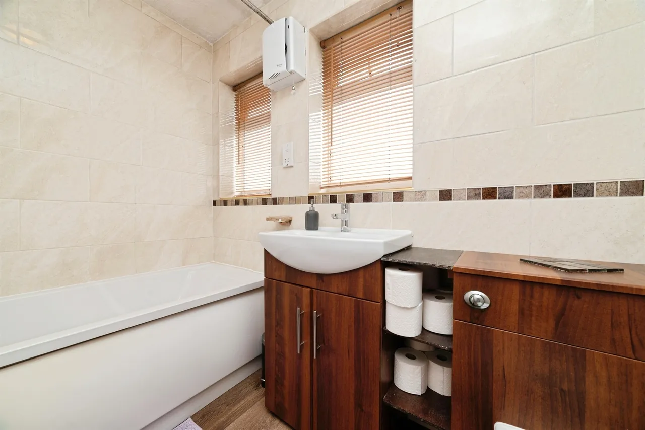 Woodhill Close, Anlaby, Hull, photo 8