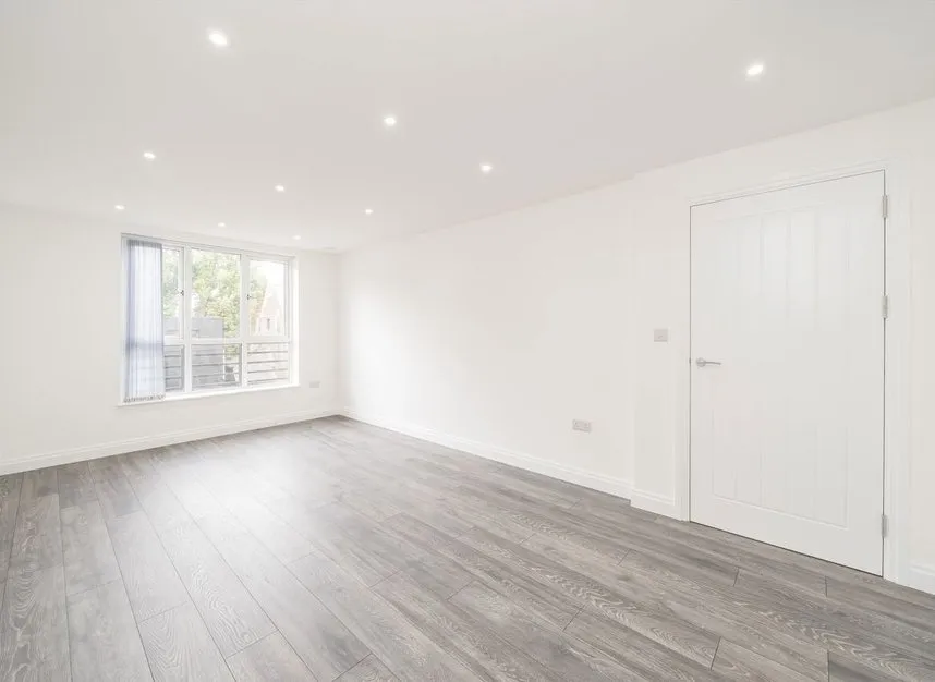 High Street, Brentford, TW8, photo 4