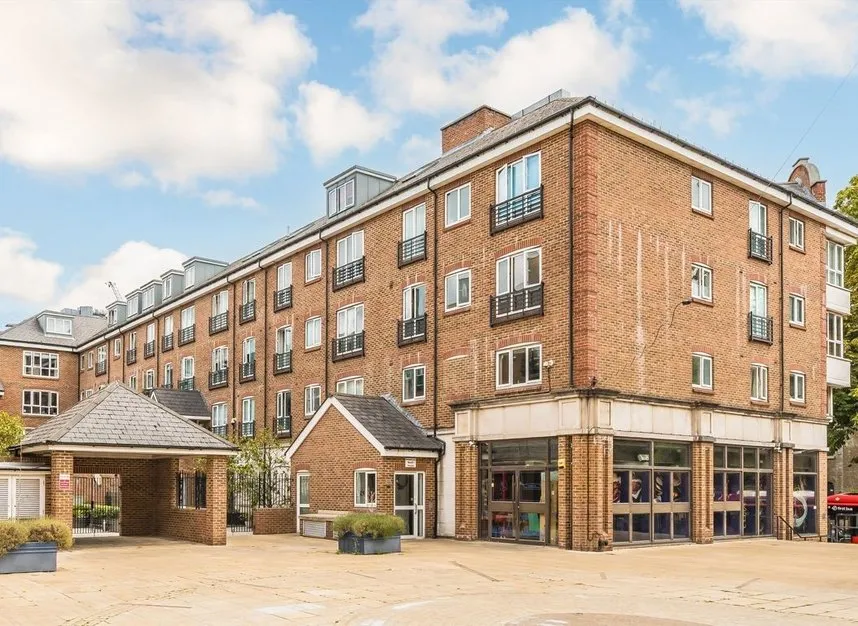1 bed flat to rent — High Street, Brentford, TW8