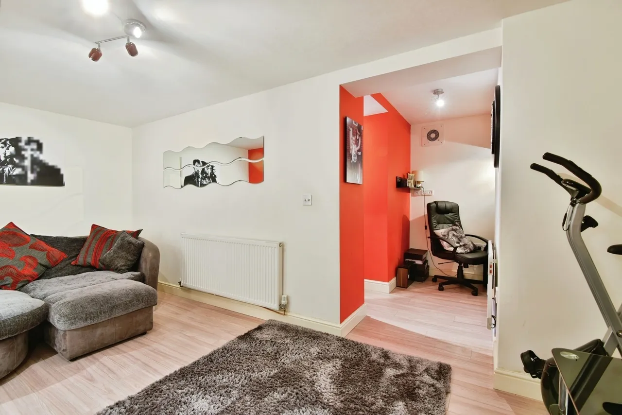Moorhen Way, Packmoor, Stoke-on-Trent, Staffordshire, ST7, photo 12