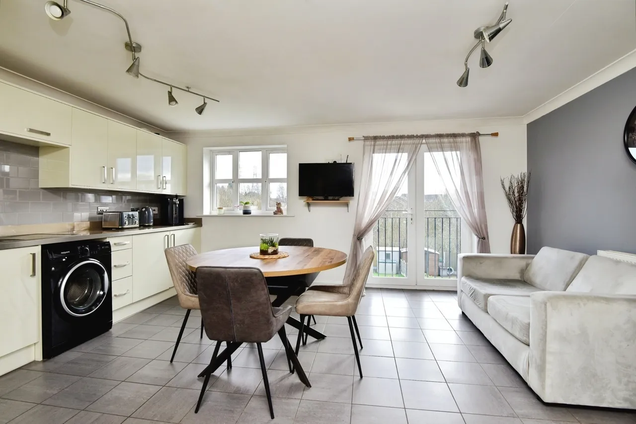 Moorhen Way, Packmoor, Stoke-on-Trent, Staffordshire, ST7, photo 2