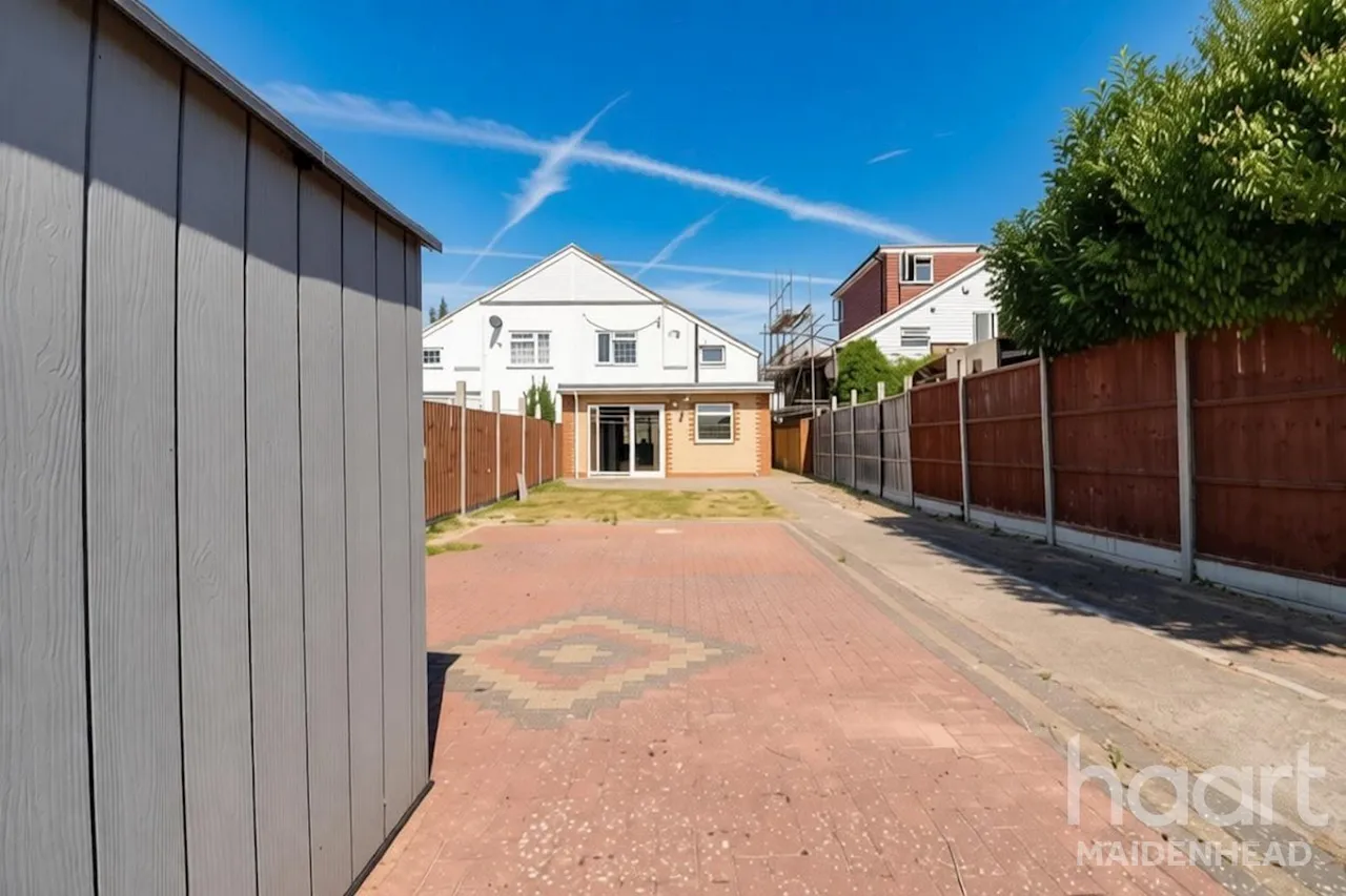 London Road, Slough, SL3, photo 16