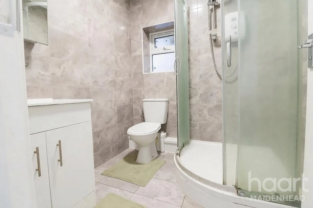 London Road, Slough, SL3, photo 8