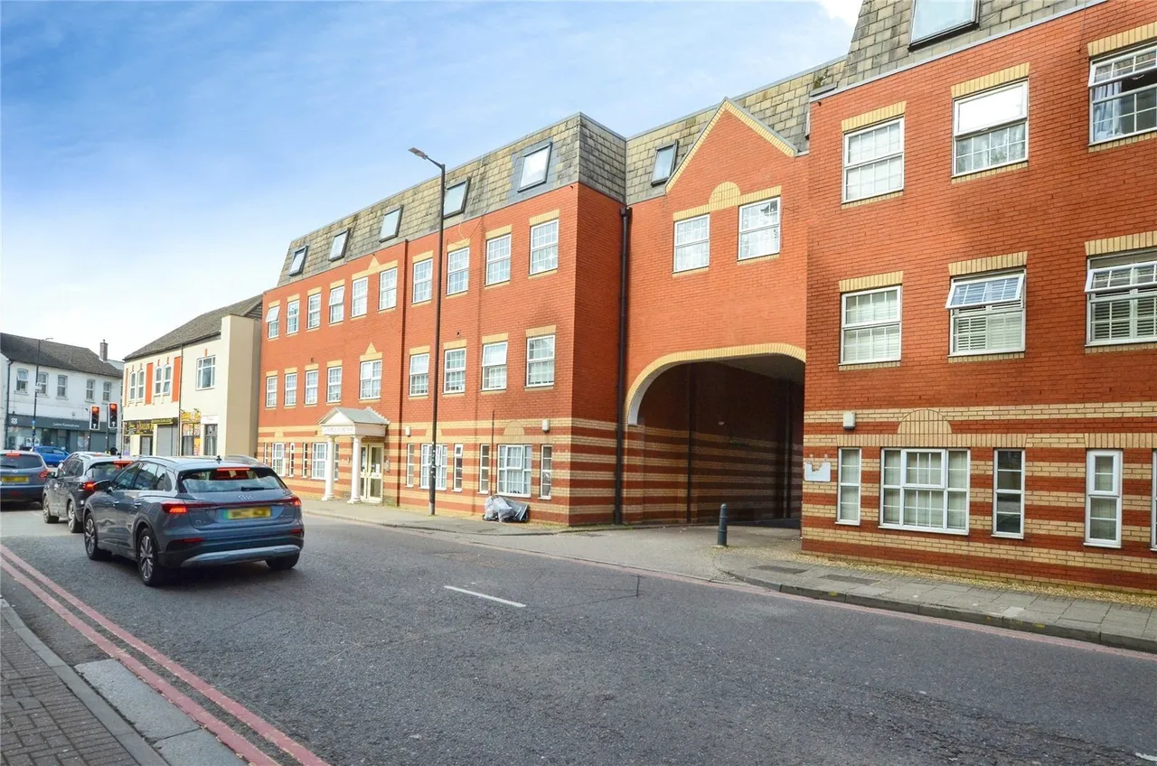 Mill Street, Luton, Bedfordshire, LU1, photo 2
