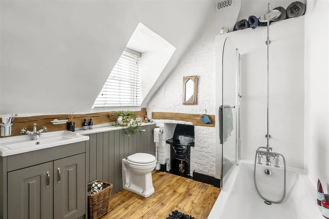 Church Street, Leatherhead, KT22, photo 8