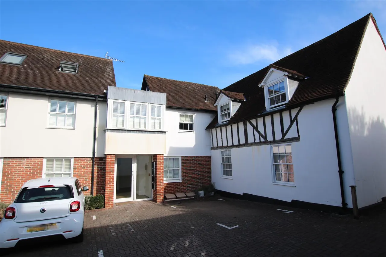 Church Street, Leatherhead, KT22, photo 4