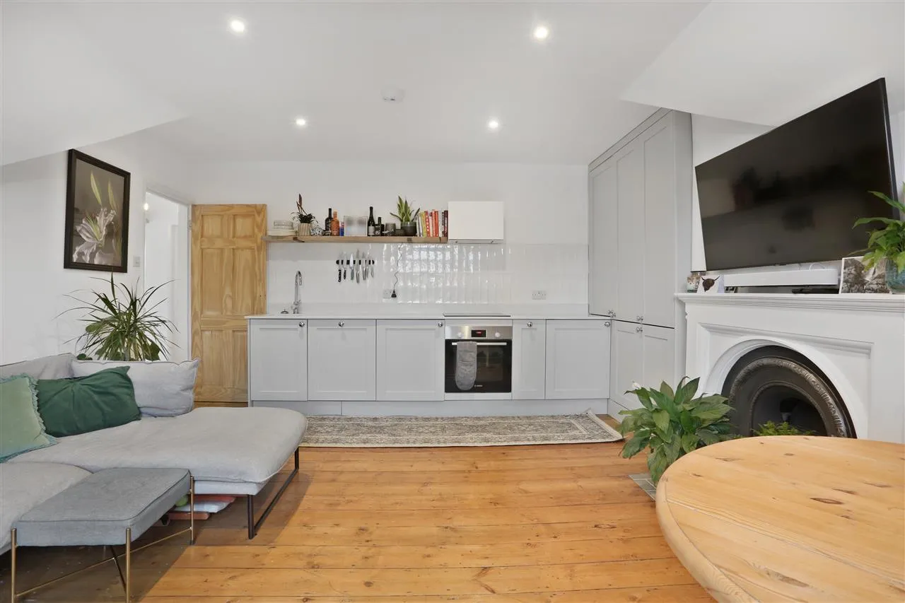 Lady Margaret Road, London, photo 14
