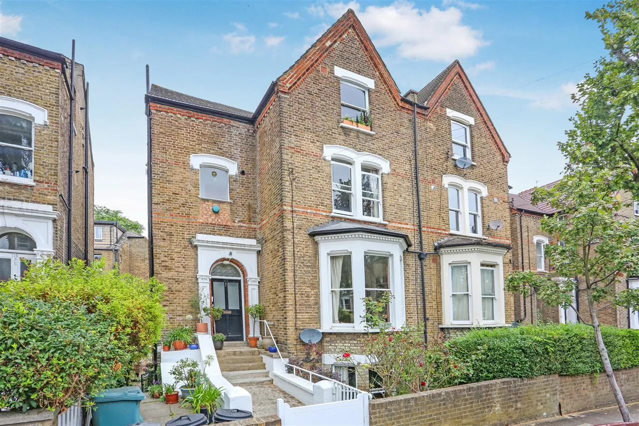 2 bed flat for sale — Lady Margaret Road, London