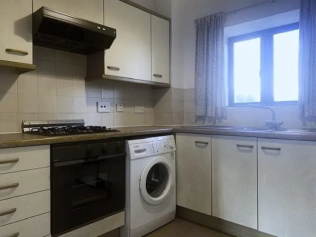 Glebe Road, Dorking, RH4, photo 2