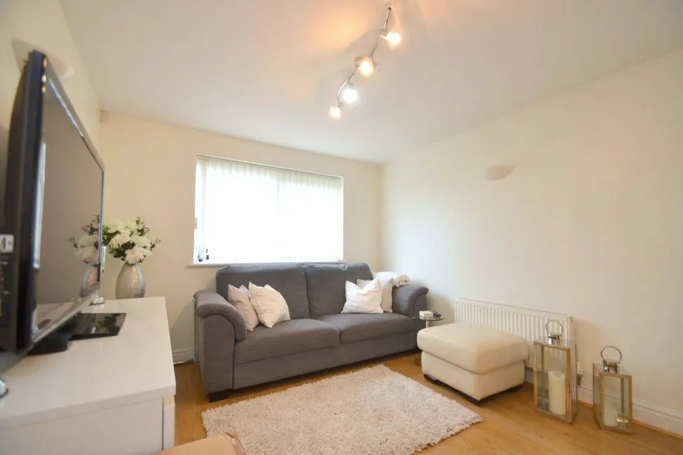 Reservoir Road, Kettering, Northamptonshire, NN16, photo 2