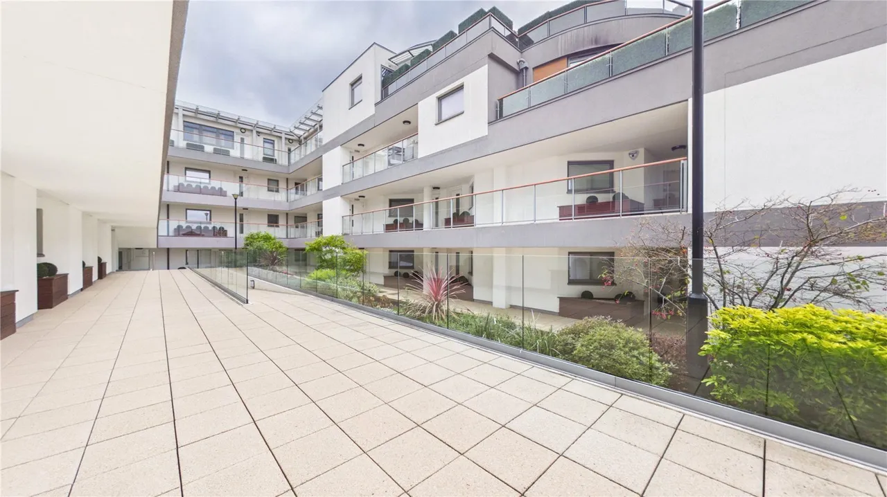 Flower Lane, London, NW7, photo 8
