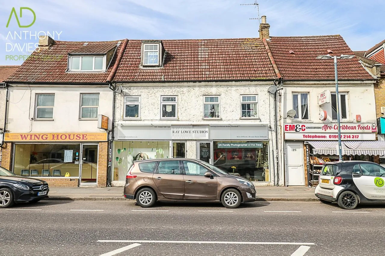 2 bed flat for sale — Crossbrook Street, Cheshunt EN8 8LY