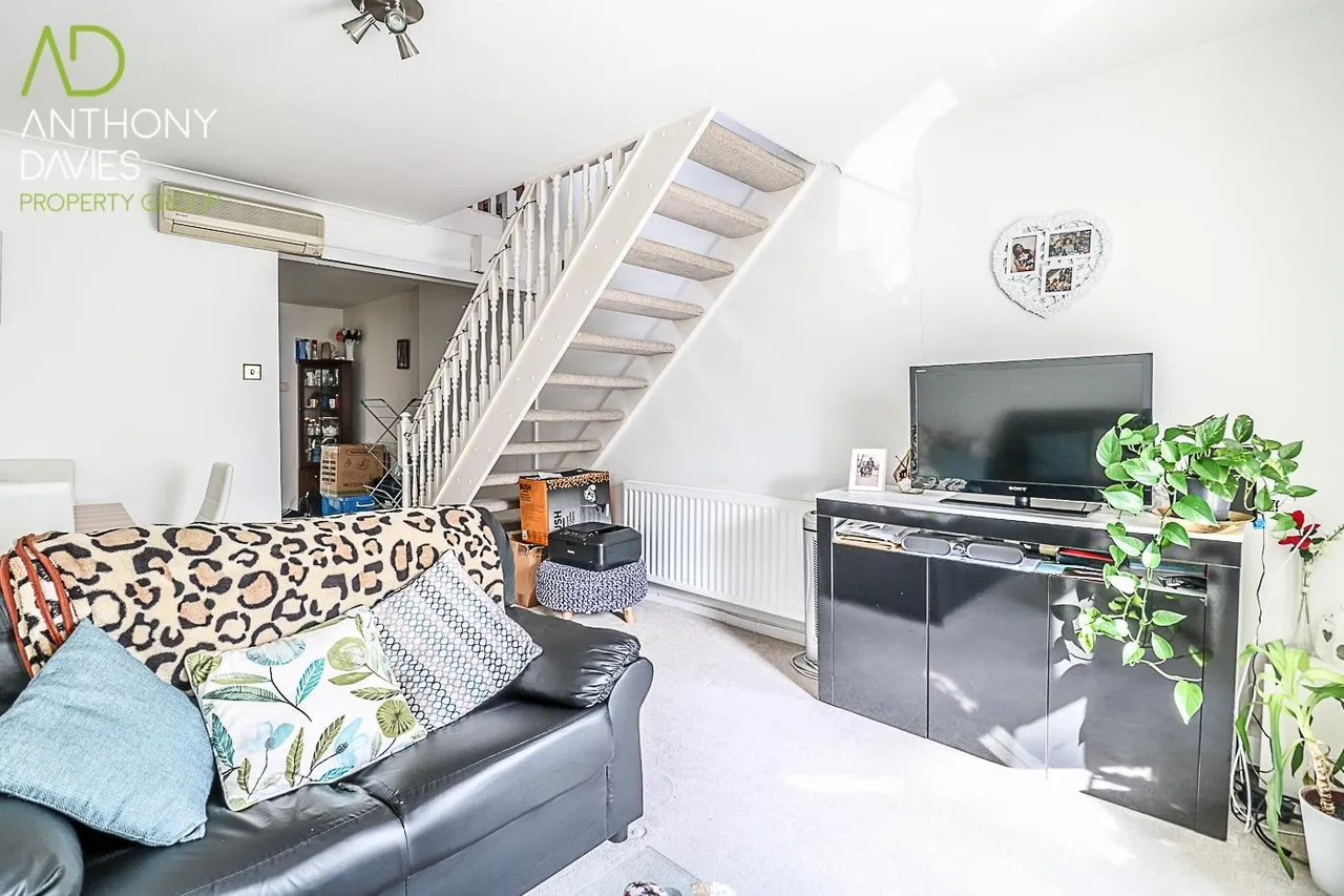Crossbrook Street, Cheshunt EN8 8LY, photo 2