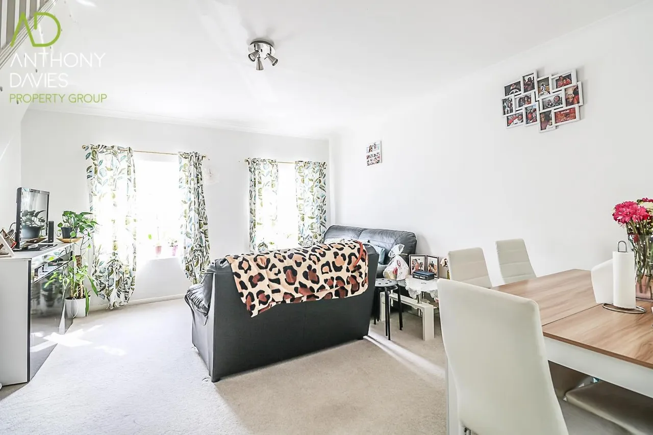 Crossbrook Street, Cheshunt EN8 8LY, photo 3