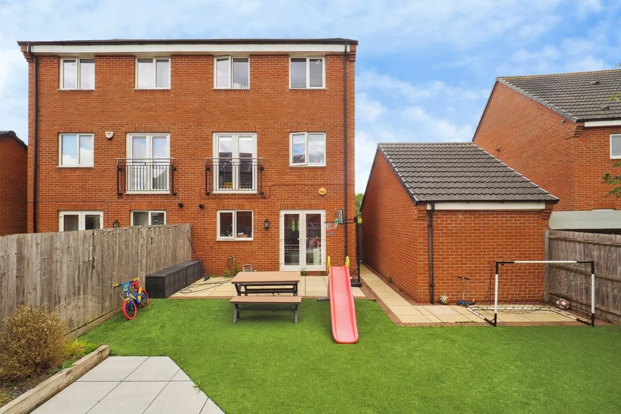 Welland Gardens, Bingham, NG13, photo 3
