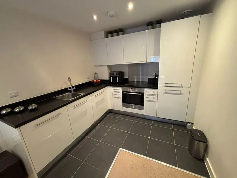 Howard Road, Stanmore HA7 1FA, photo 2