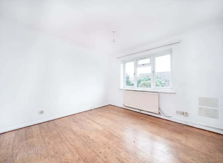 Sutton Road, Hounslow, TW5, photo 2