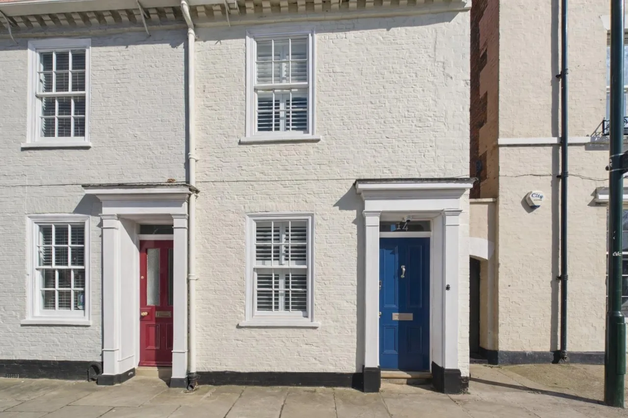 2 bed house for sale — North Bar Without, Beverley, HU17 7AB