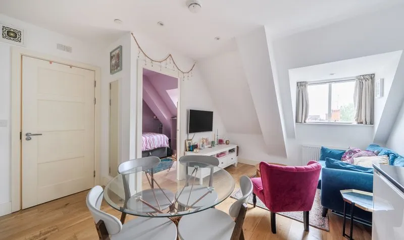 South Street, Epsom, KT18, photo 8