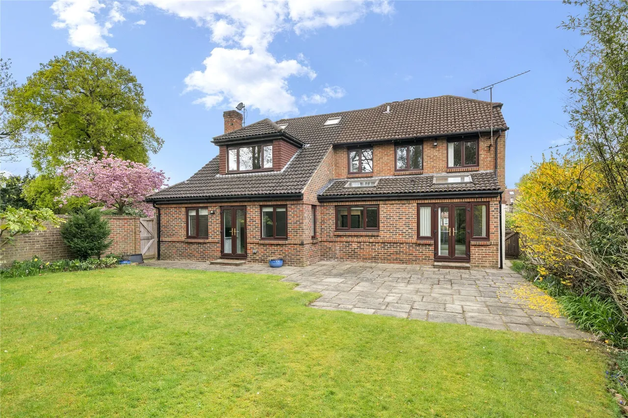 5 bed house for sale — Burleigh Park, Cobham, Surrey, KT11