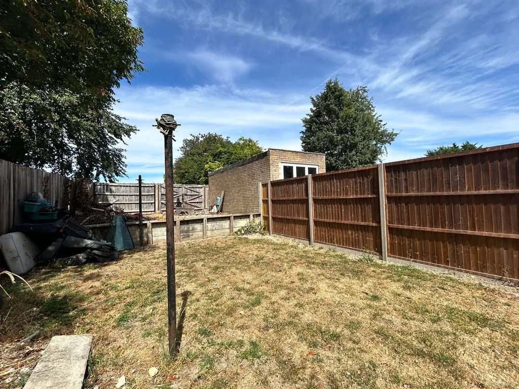 Beadlow Road, Luton LU4 0QZ, photo 11