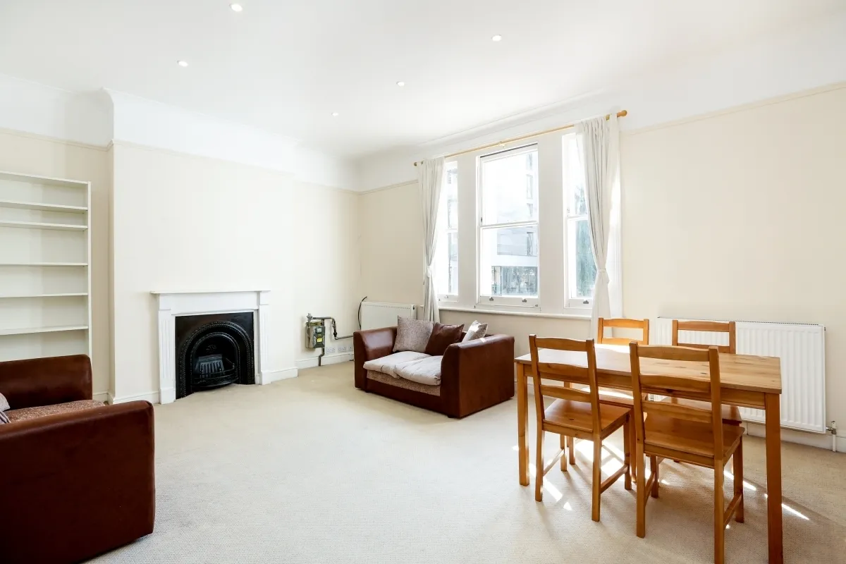 2 bed flat to rent — Upper Richmond Road London SW15