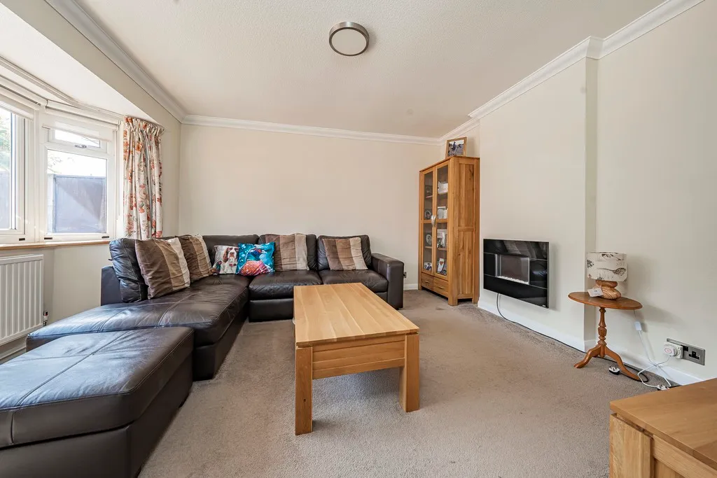 St. Marys Road, Harefield, UB9, photo 25